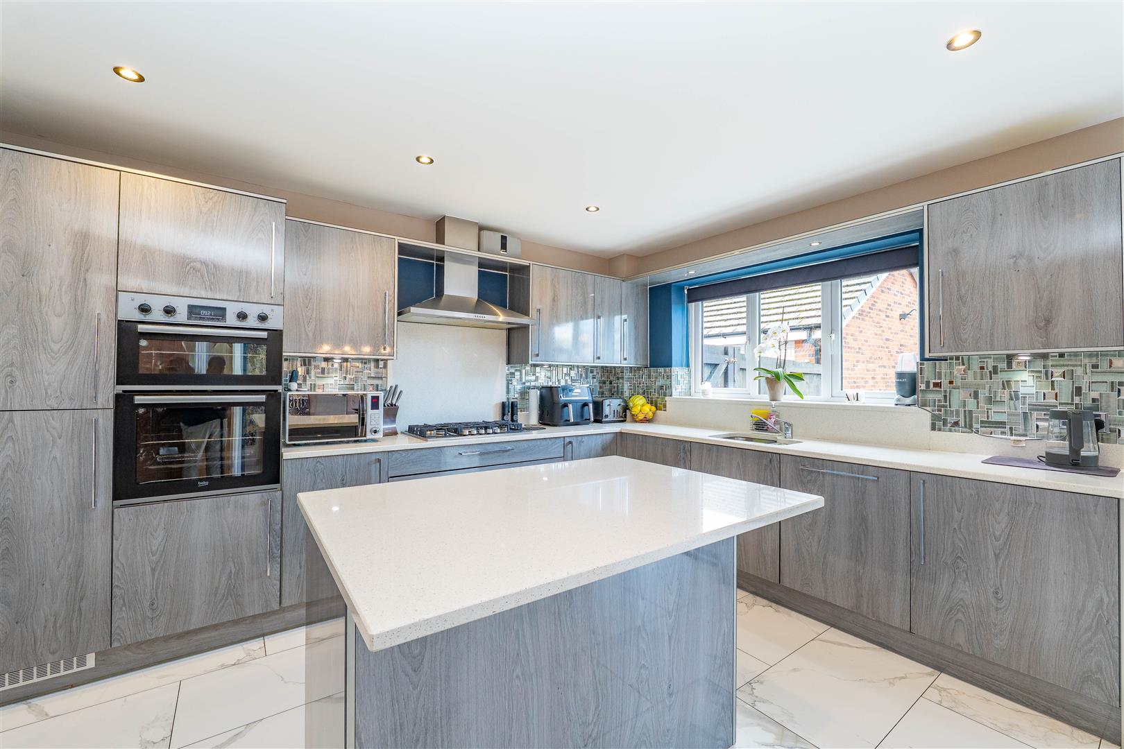 4 bed property in Willowbank Close, Leyland